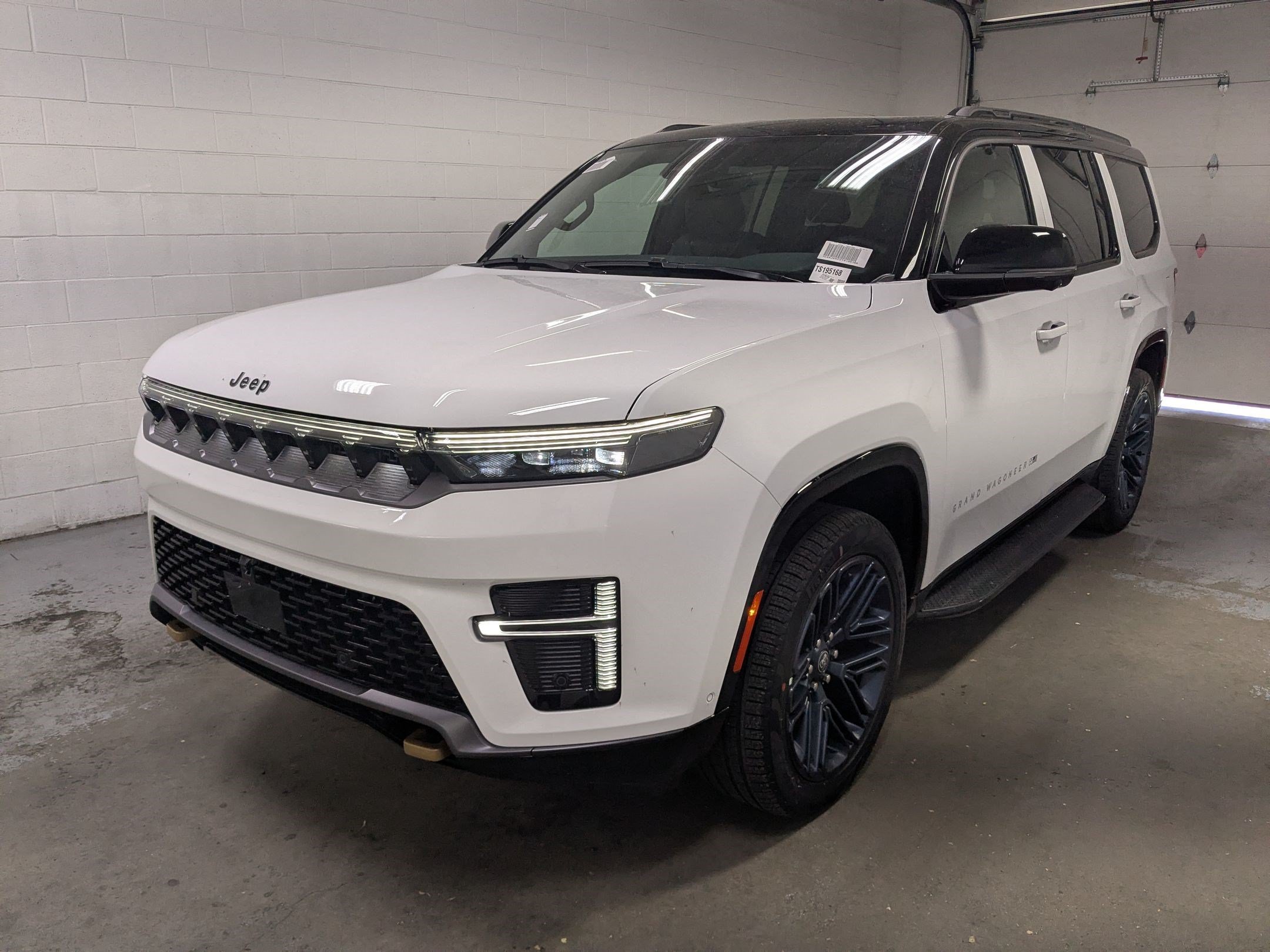 New 2026 Bright White Clear-Coat Exterior Paint Jeep 85th Anniversary image 9