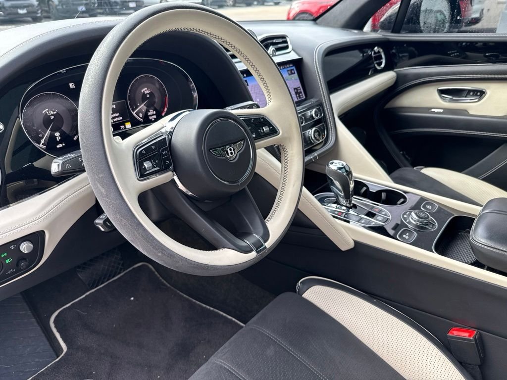 Used 2022 Black Bentley S image 11