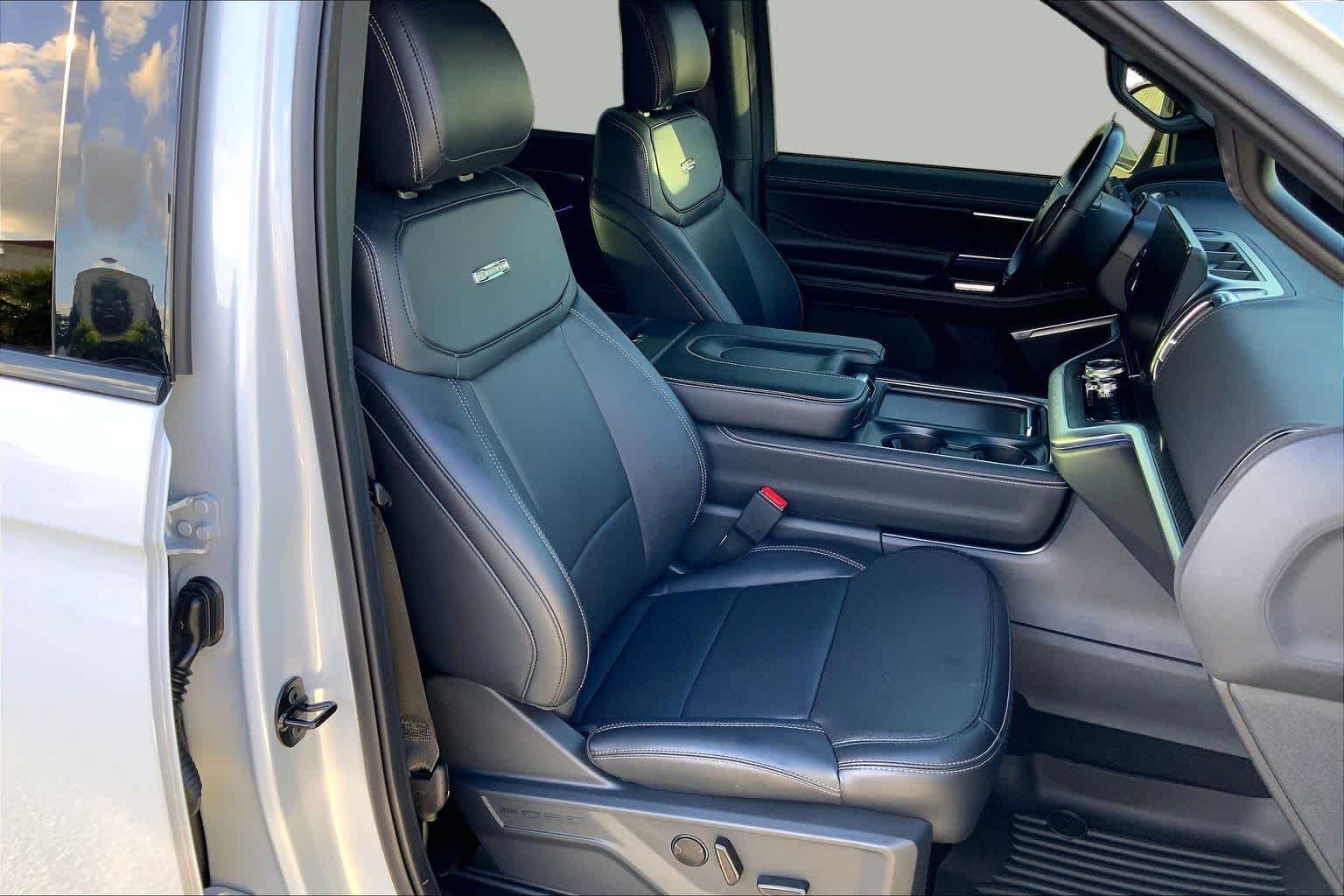 Used 2025 Space Silver Ford Platinum image 9