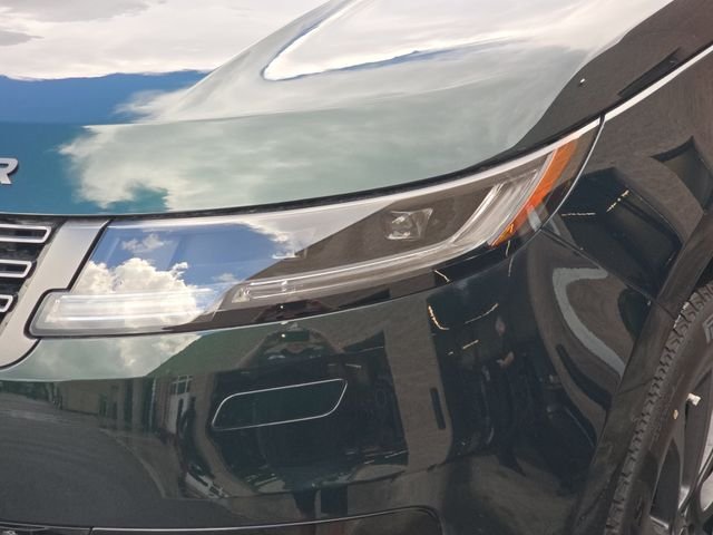 New 2026 British Racing Green Land Rover Dynamic SE image 21