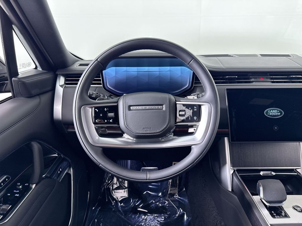 New 2026 SANTORN BLK MET Land Rover SE image 14
