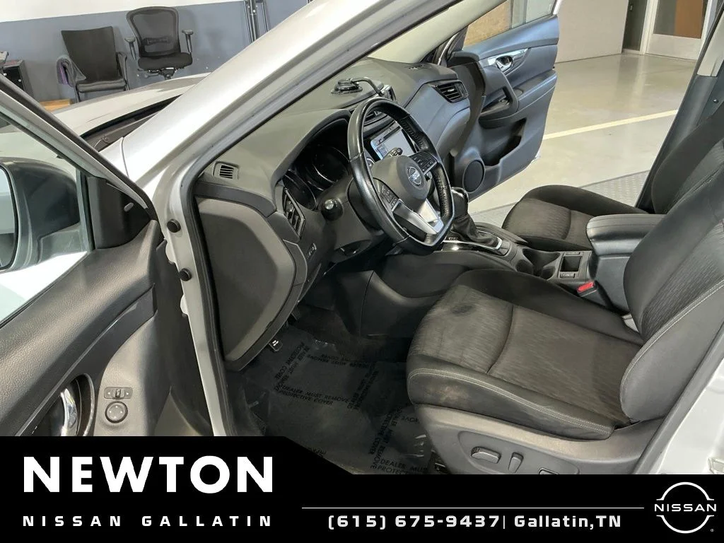 Used 2020 Brilliant Silver Metallic Nissan SV image 6