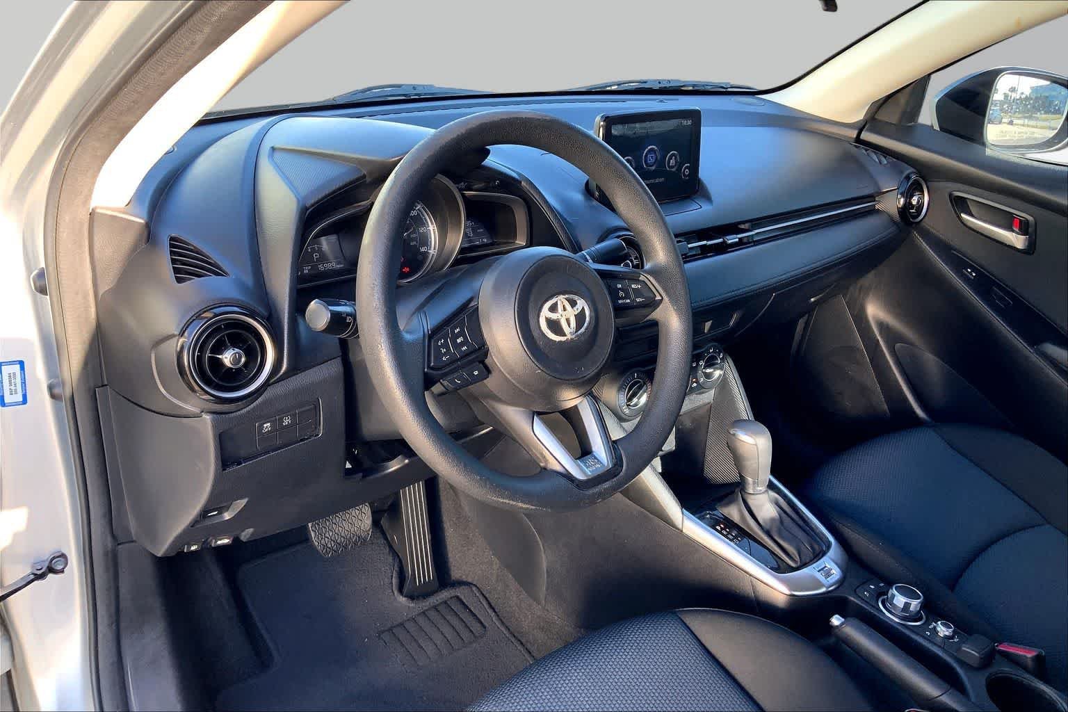Used 2019 Chromium Toyota LE image 17