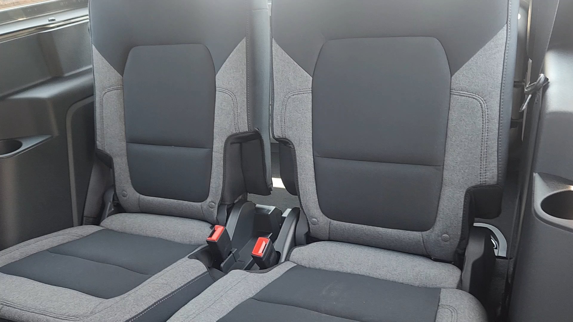 New 2026 Avalanche Gray Ford Base image 30