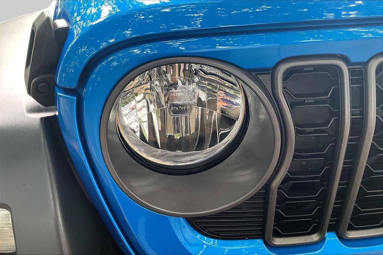 Used 2024 Hydro Blue Pearlcoat Jeep Sport S image 26