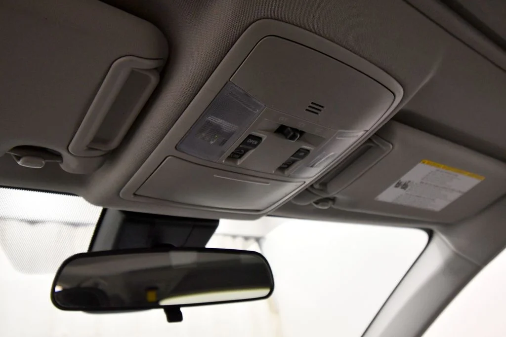 Used 2018 Blue Toyota XLE image 27