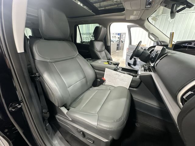 New 2027 Black Ford Active image 32