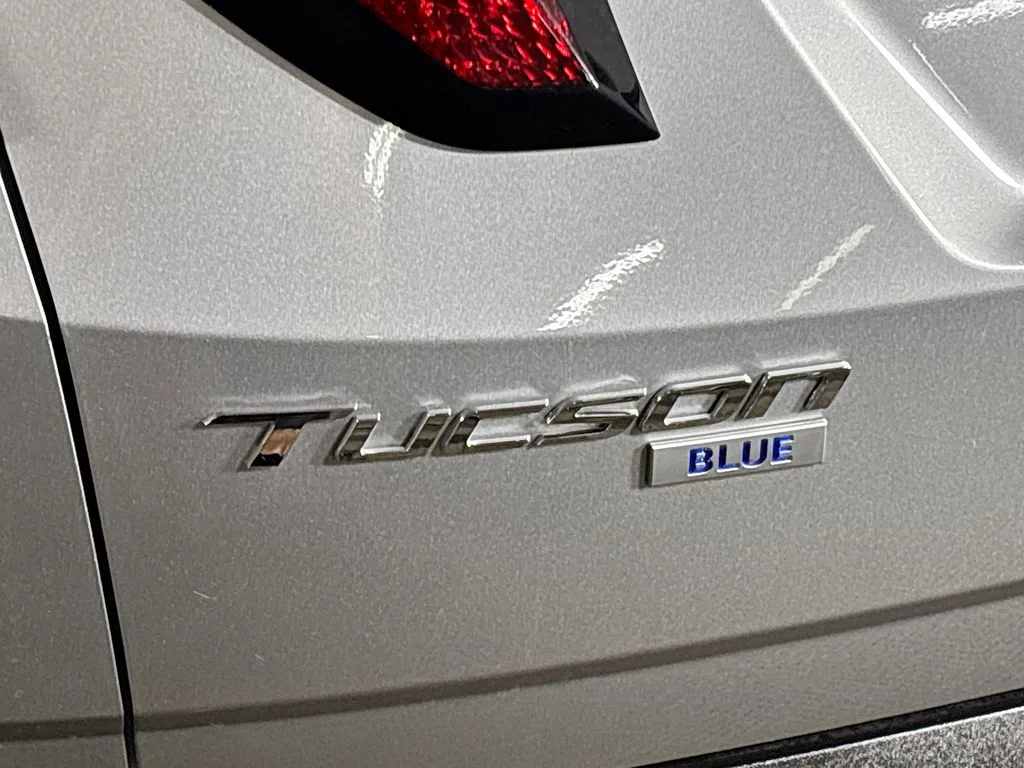 Used 2024 Silver Hyundai Blue image 24