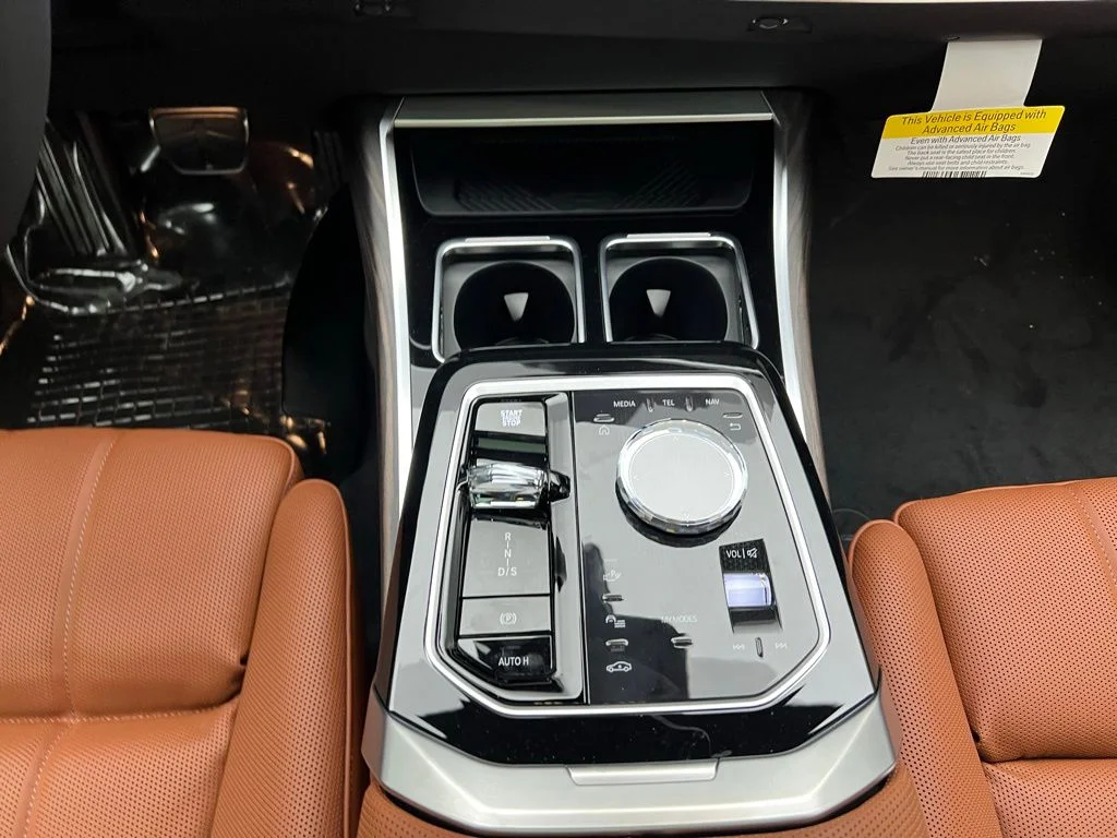 New 2026 Oxide Grey Metallic BMW 760i xDrive image 12