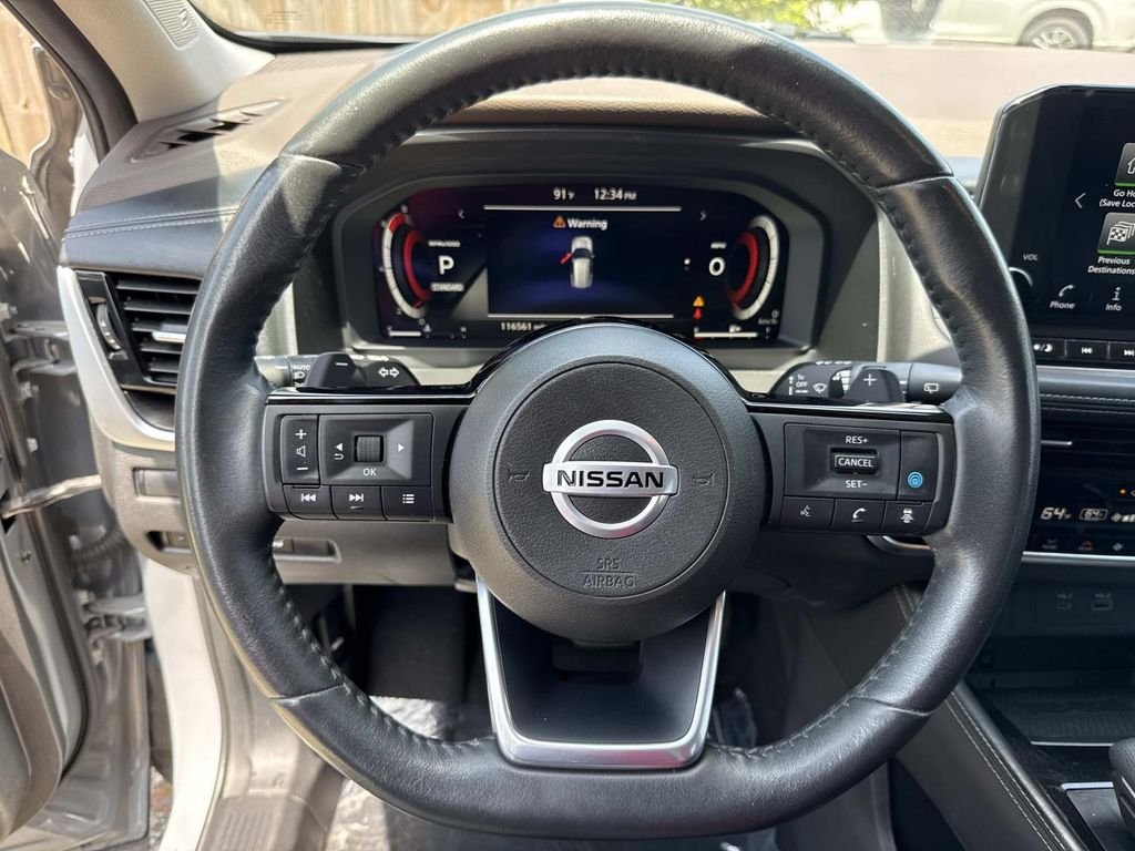 Used 2021 Gray Nissan Platinum image 43