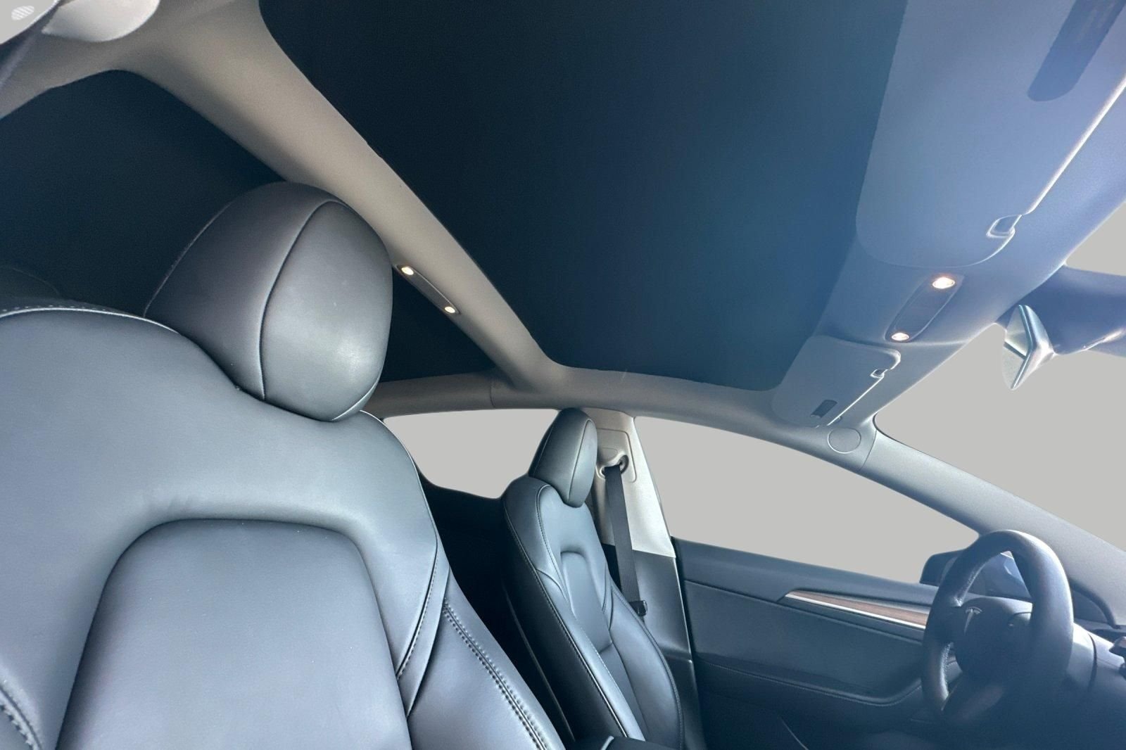 Used 2023  Tesla Performance image 16