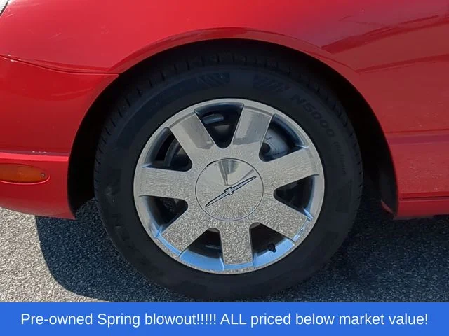 Used 2003 Red Ford  image 18