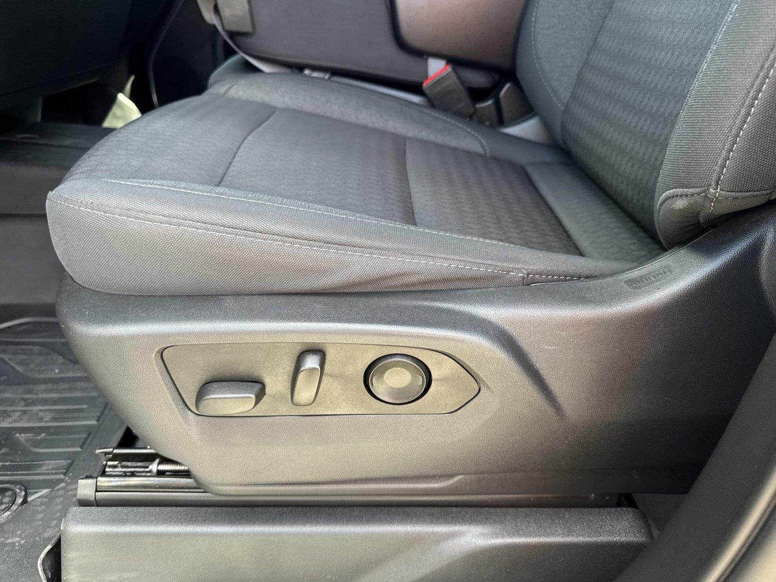 Used 2023 TITANIUM RUSH METALLIC GMC Elevation image 11