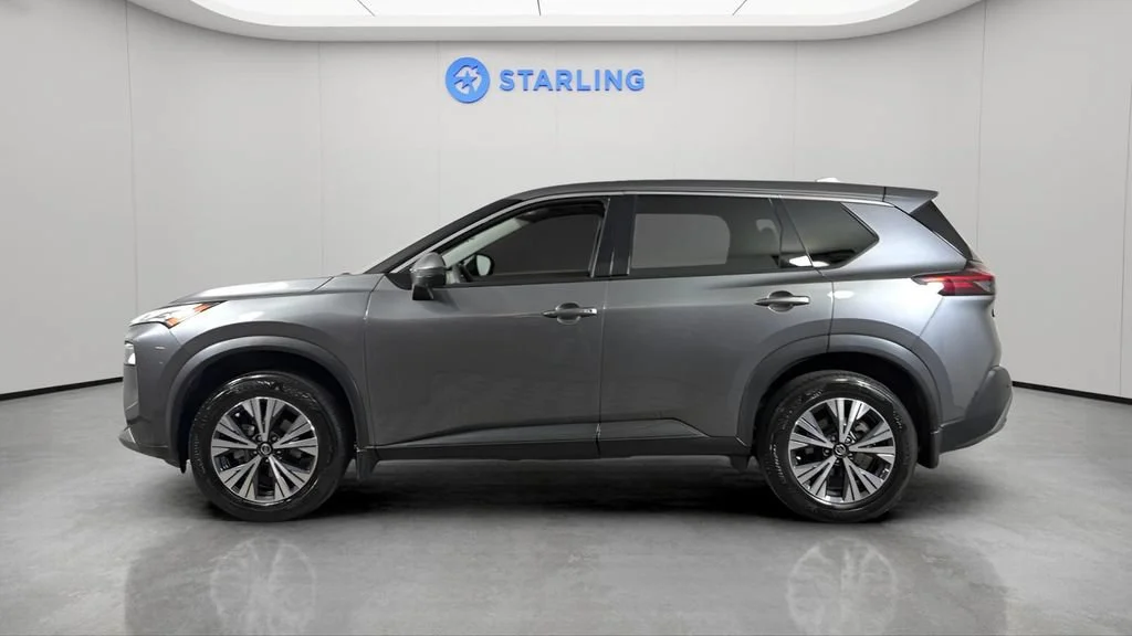 Used 2021 Gray Nissan SV FWD image 3
