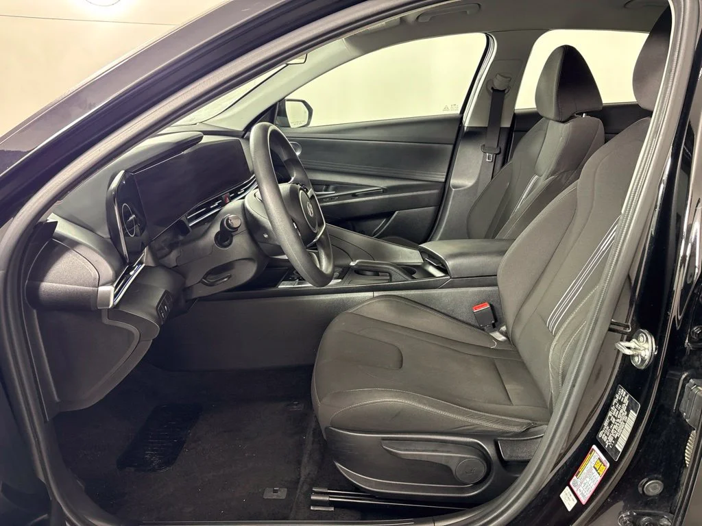 Used 2024 Black Hyundai SEL image 26