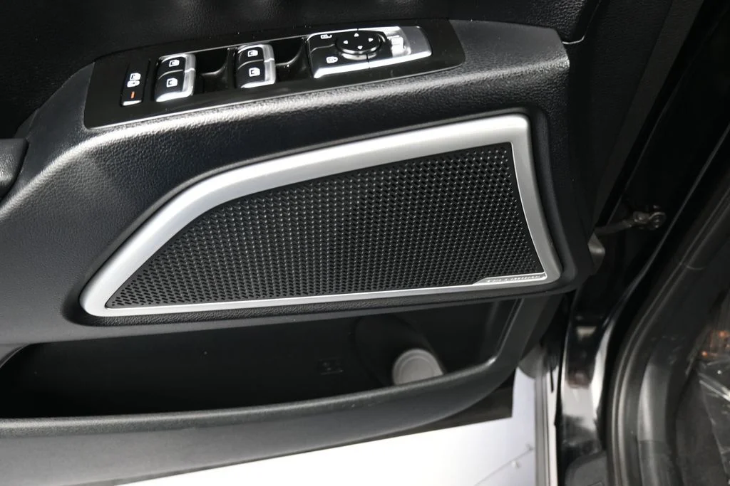 Used 2022 Ebony Black Kia LX image 14