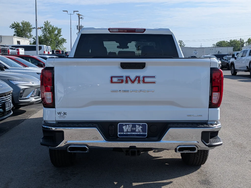 New 2026 Summit White GMC SLE image 4