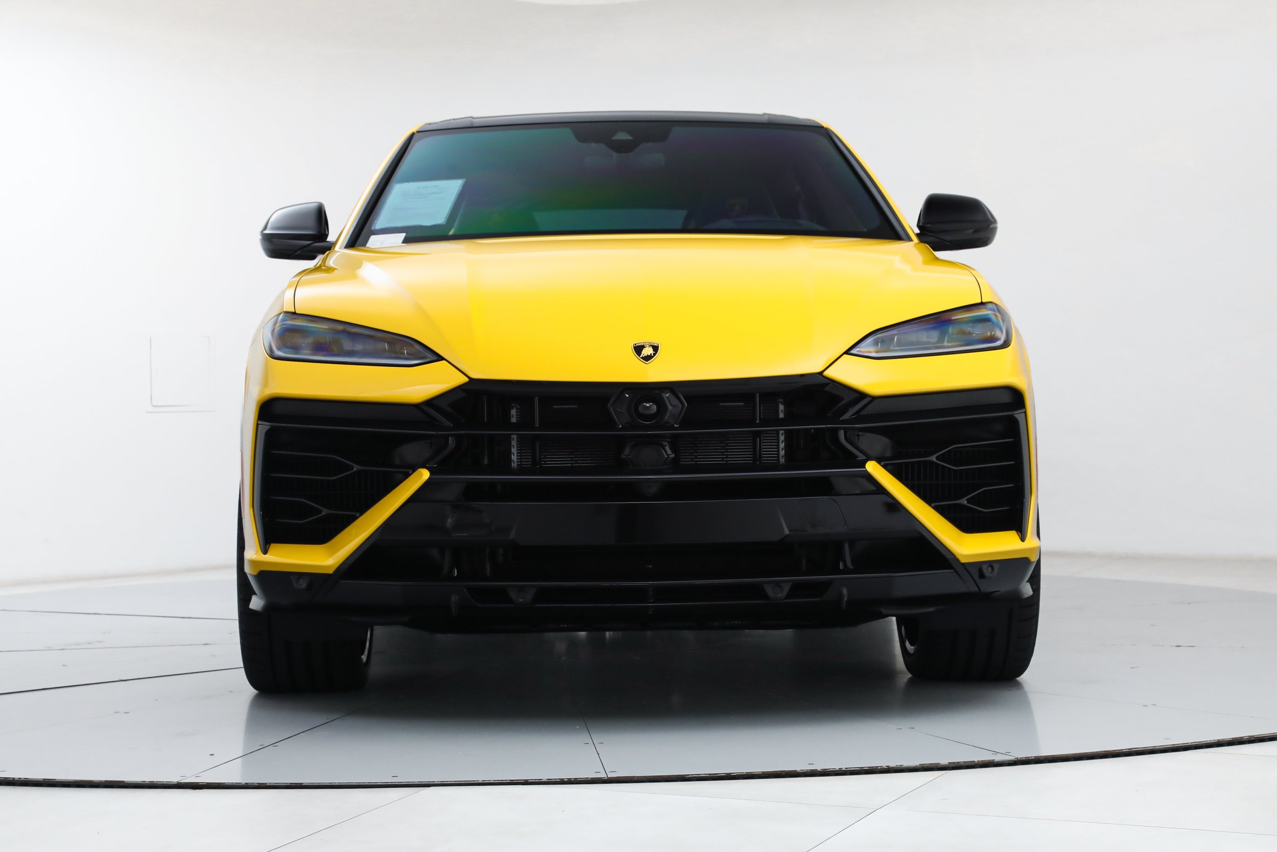 Used 2025 Yellow Lamborghini SE image 8