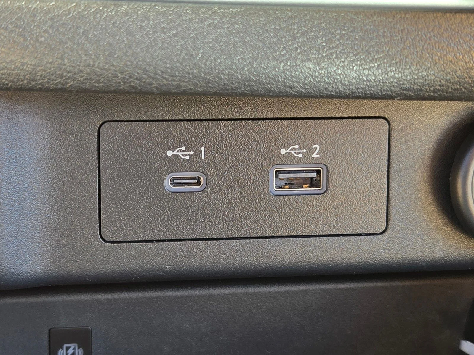 Used 2021 Pearl White Tricoat Nissan Platinum image 28