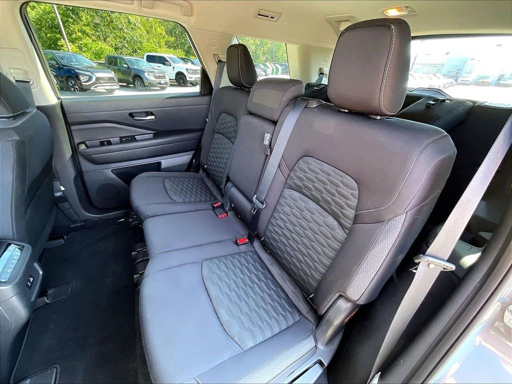 Used 2022 Gun Metallic Nissan SV image 14