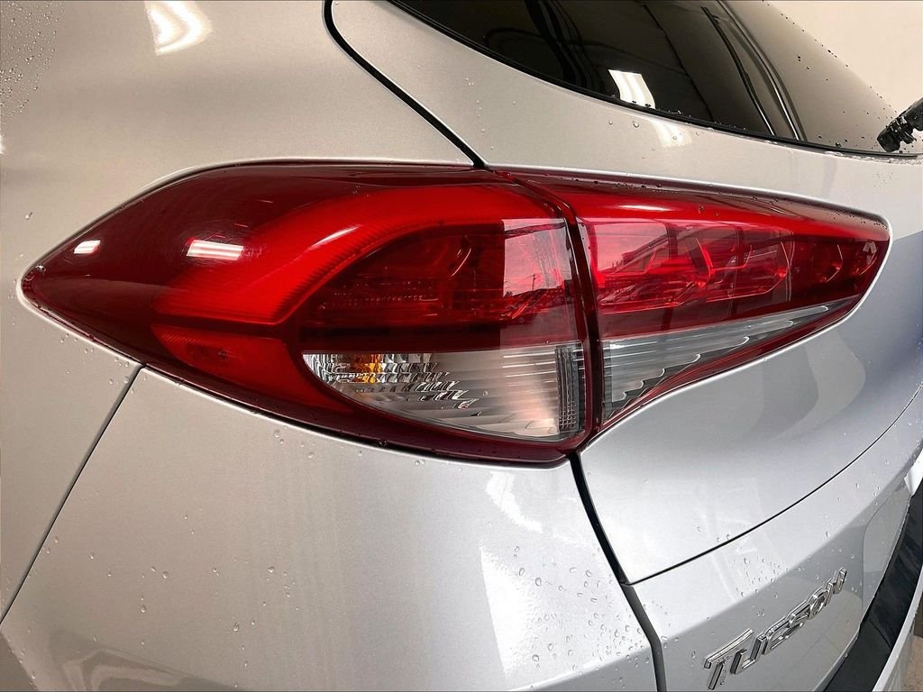 Used 2017 Silver Hyundai Limited image 34