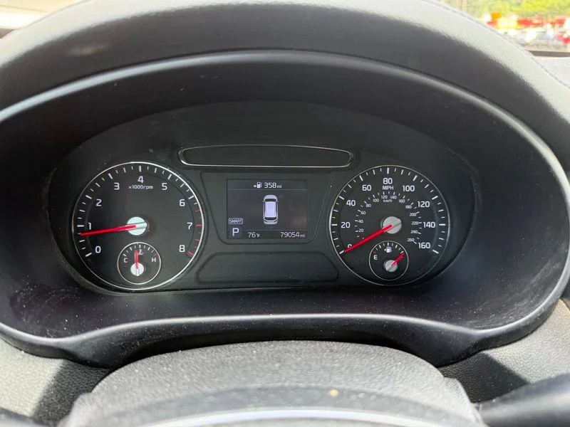 Used 2019 Purple Kia LX image 10
