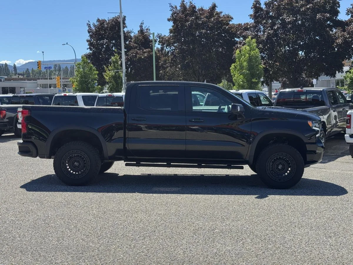 Used 2025 Black Chevrolet ZR2 image 5