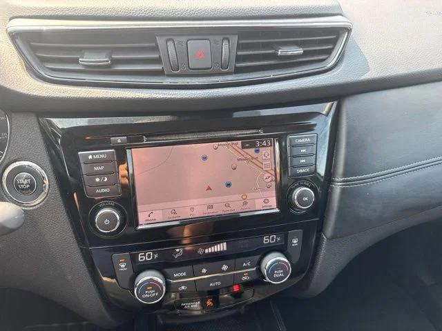 Used 2018 Gray Nissan SL image 18