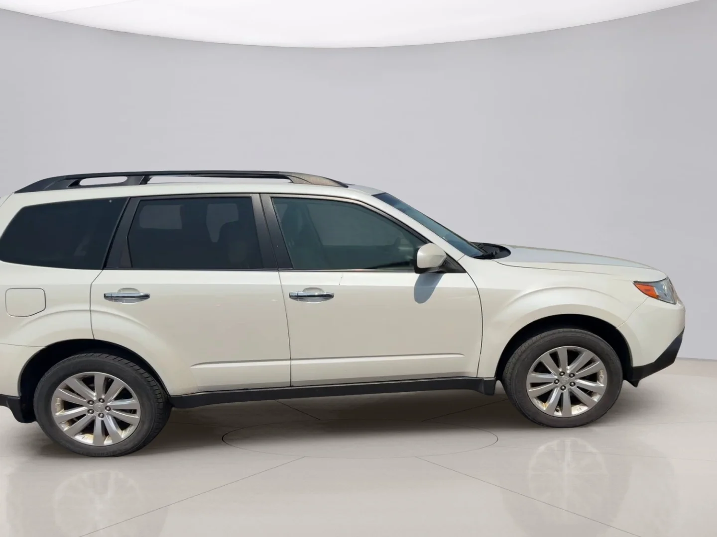 Used 2011 Blue Subaru  image 6