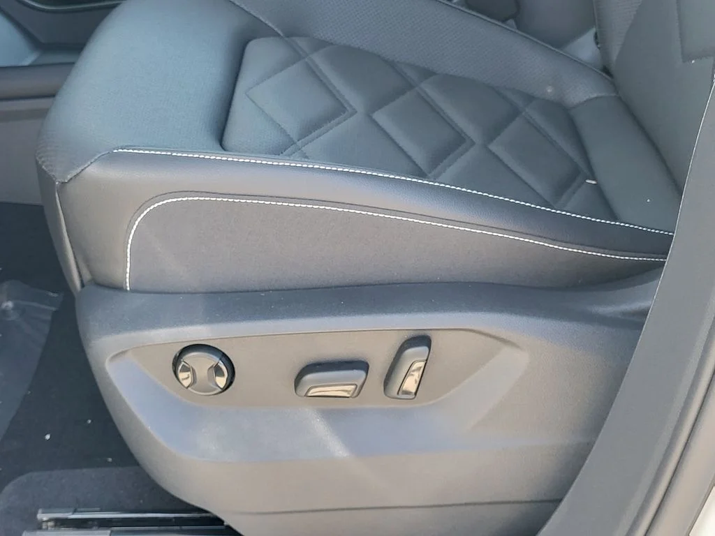 2026 Volkswagen Atlas SE w/Tech - Photo 7