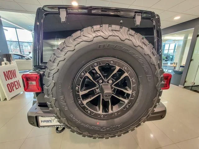 New 2026 Black Clear-Coat Exterior Paint Jeep Moab 392 image 5