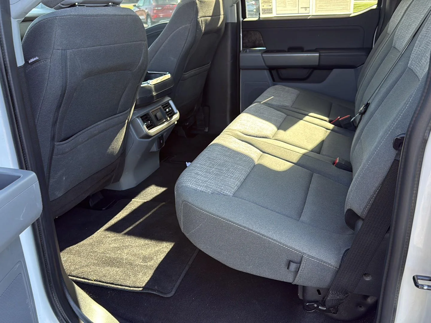 Used 2023 Oxford White Ford XLT image 24