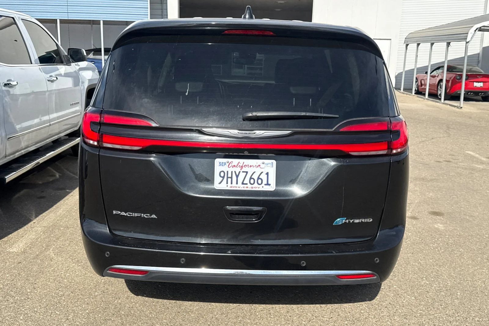 Used 2023 Black Chrysler Touring L image 5