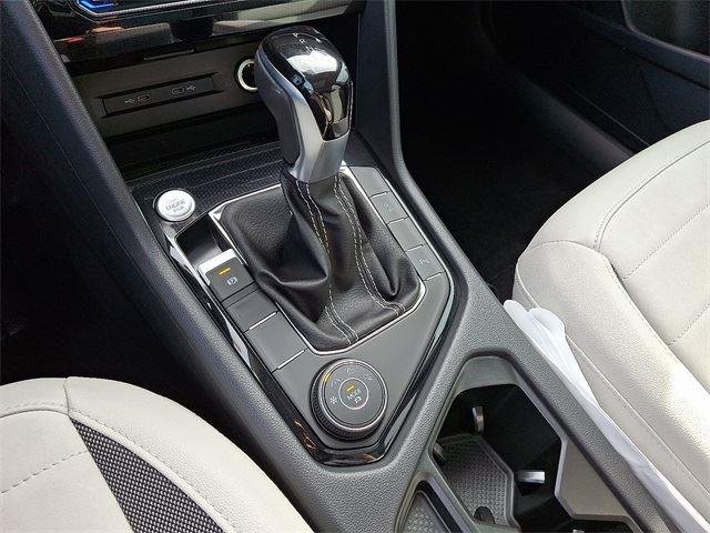 2025 Volkswagen Taos SE - Photo 11