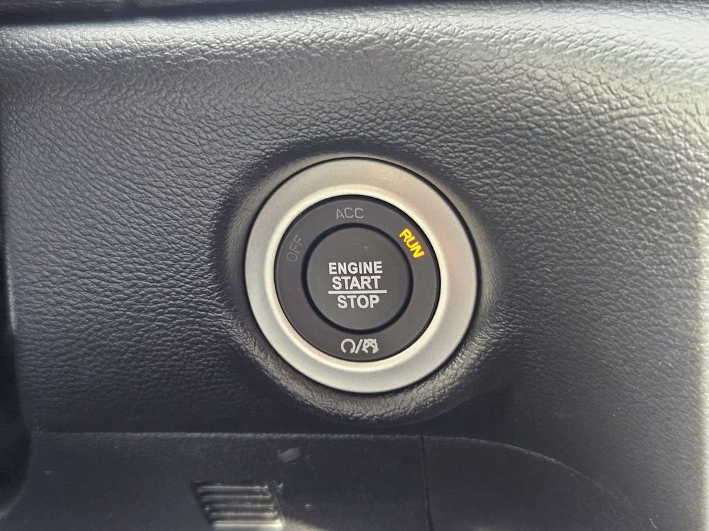 2026 Chrysler Voyager LX - Photo 17