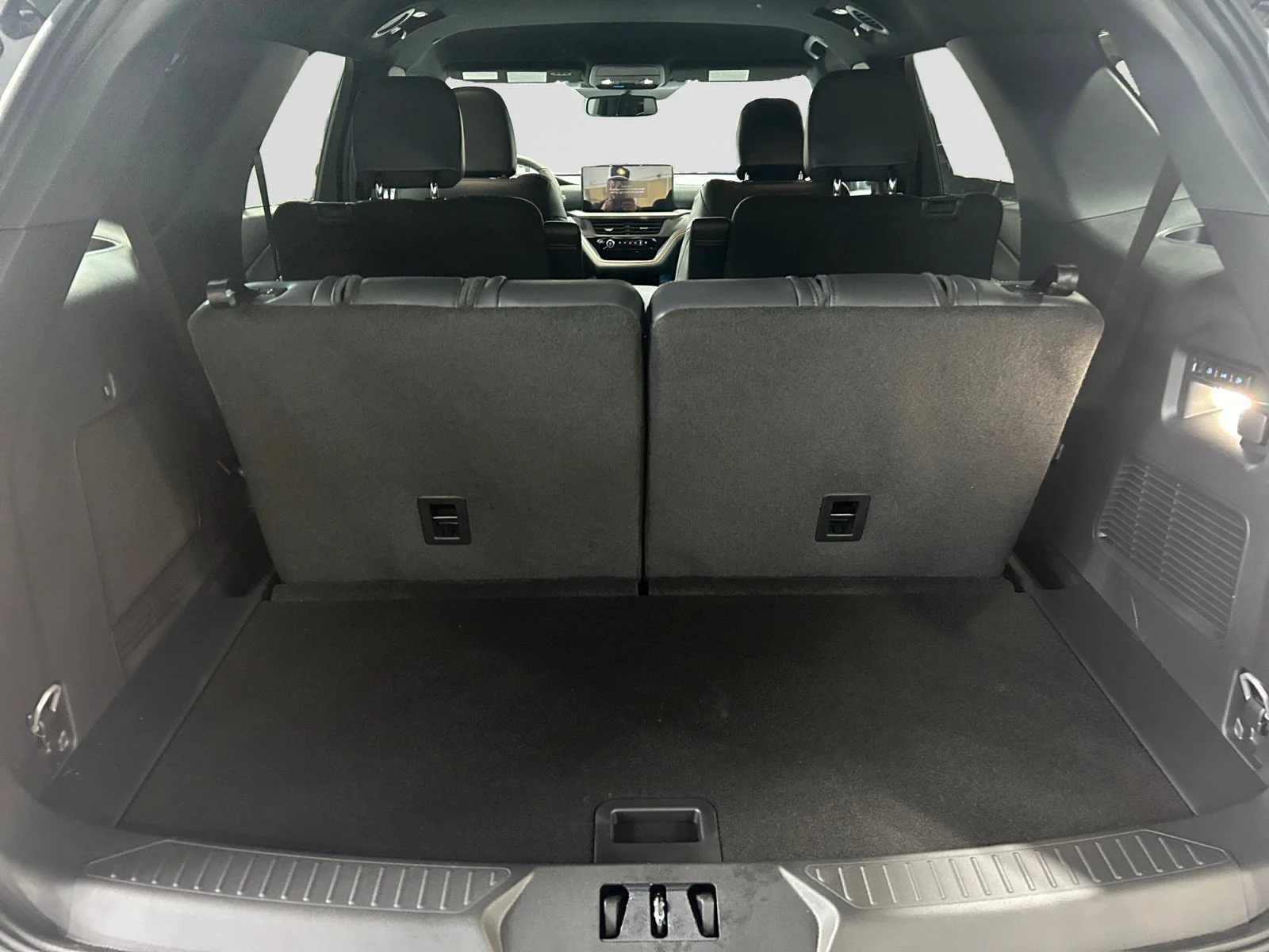 New 2026 Space White Metallic Ford Tremor image 10