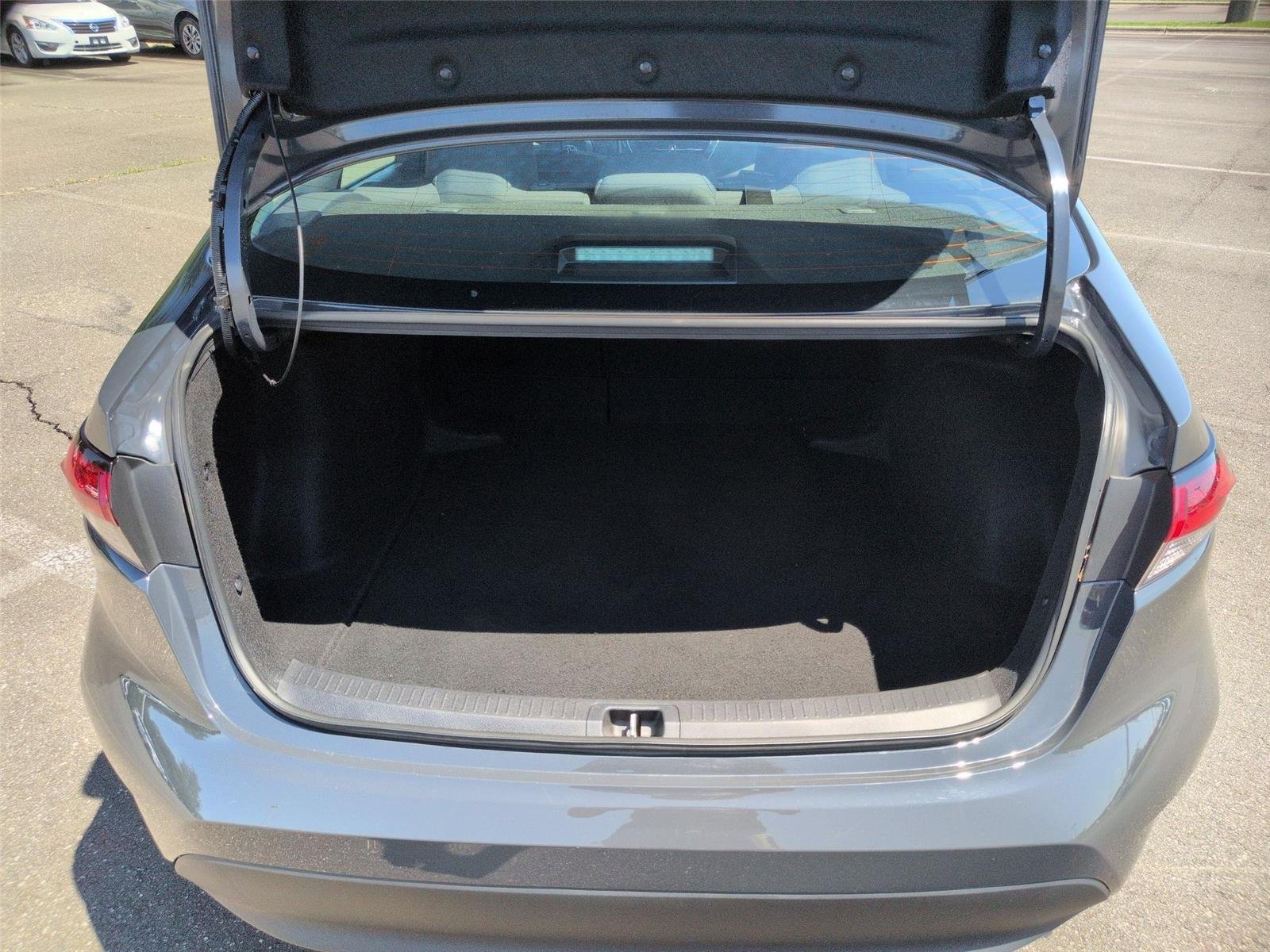 Used 2025 Underground Toyota LE image 34