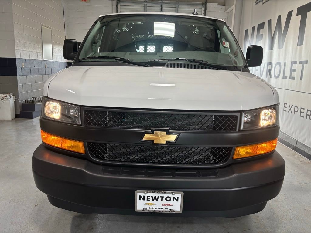2025 Chevrolet Express Cargo Work Van - Photo 15