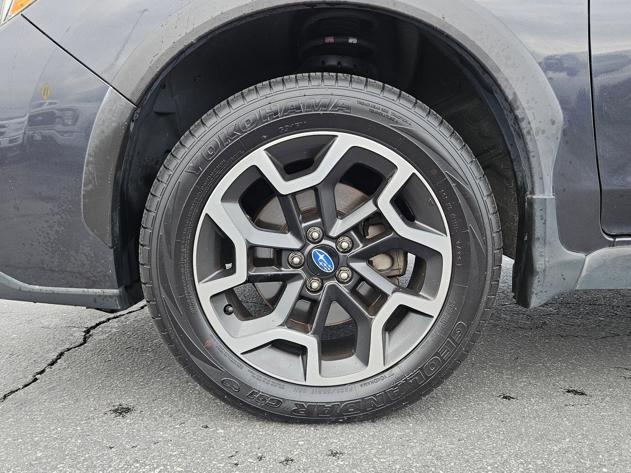 Used 2017 Dark Gray Metallic Subaru Limited image 11