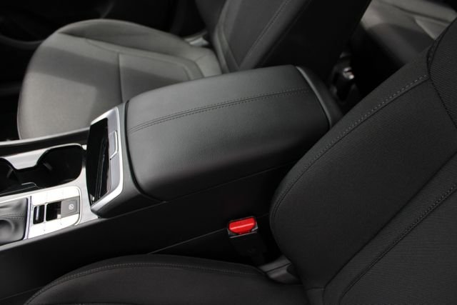 Used 2025 White Pearl Hyundai SE image 18