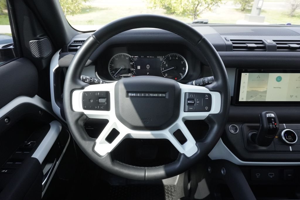 Used 2023 White Land Rover S image 10