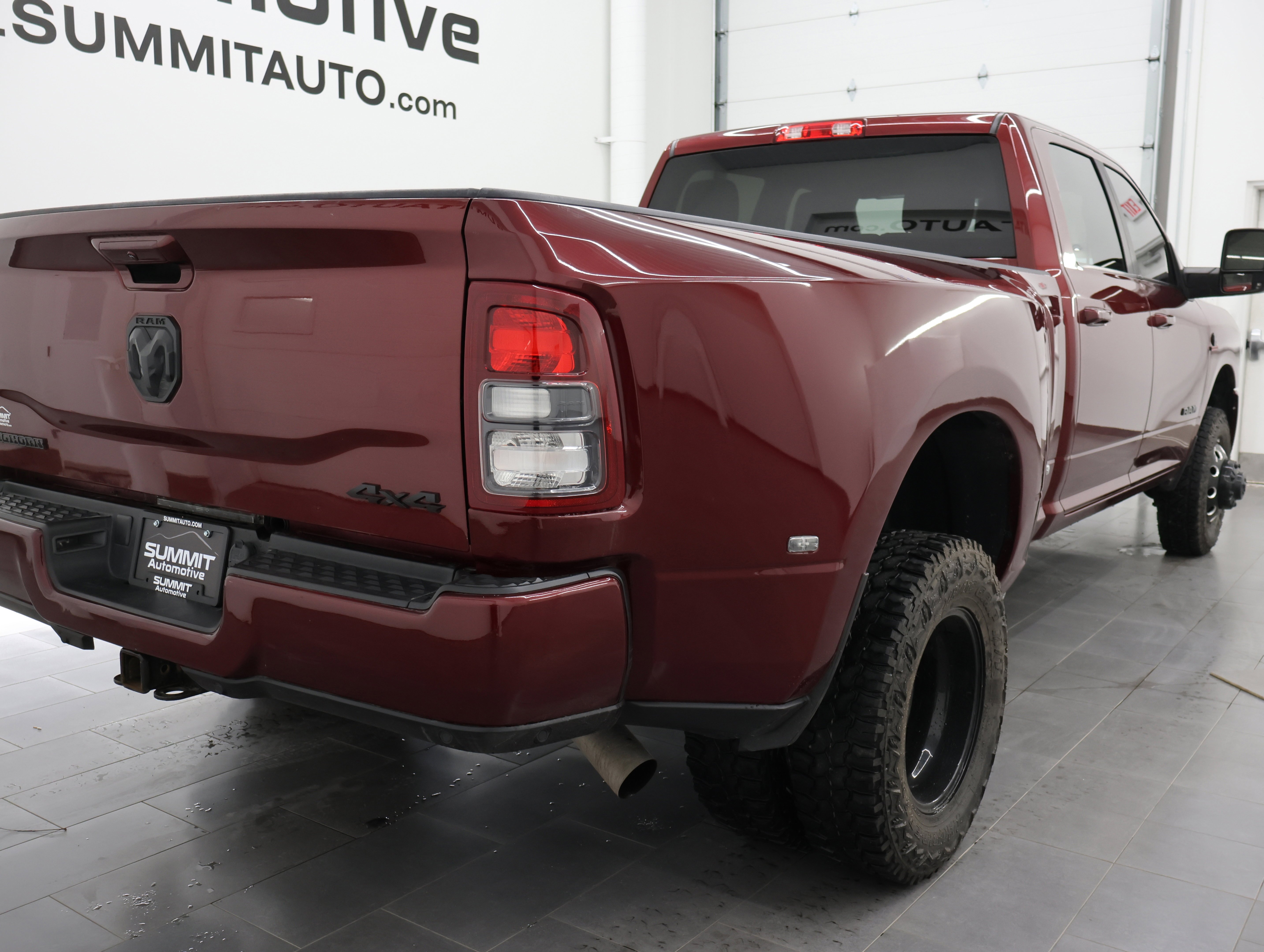 Used 2023 Delmonico Red Pearlcoat Ram 4x4 Crew Cab Big Horn DRW: CREW-LONG-DRW-BIG HORN LVL 1-NIGHT-6.7L DIESEL-NAV-4WD-1 OWNER image 4