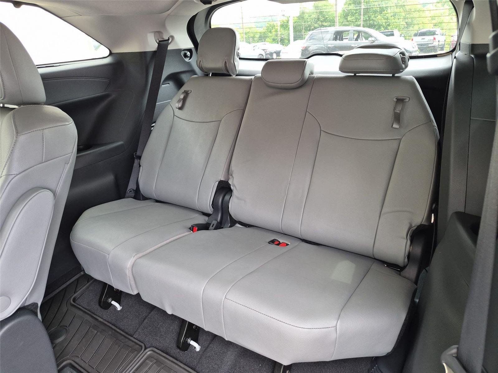 Used 2026 Wind Chill Pearl Toyota XLE image 35