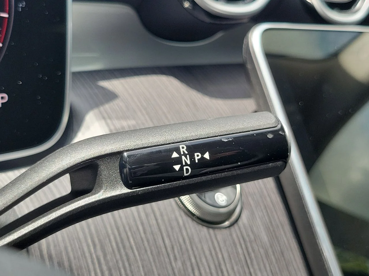 New 2026 Selenite Grey Metallic Mercedes-Benz C 300 image 31