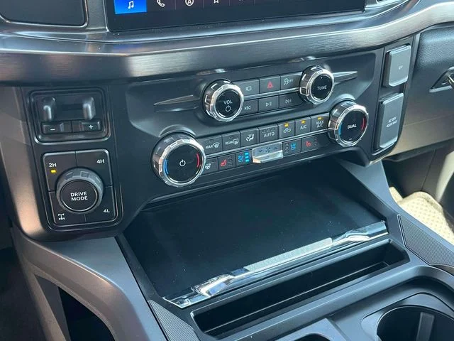 New 2027 Marsh Gray Metallic Ford F-350® Lariat® image 26