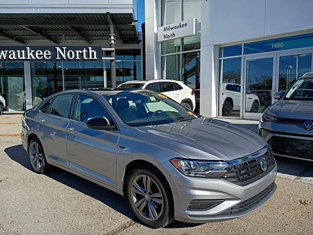 Used 2019 Volkswagen Jetta R-Line with VIN 3VWCB7BU5KM267552 for sale in Glendale, WI