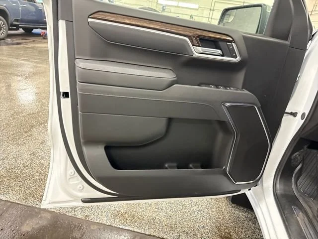 New 2026 Summit White GMC SLE image 16