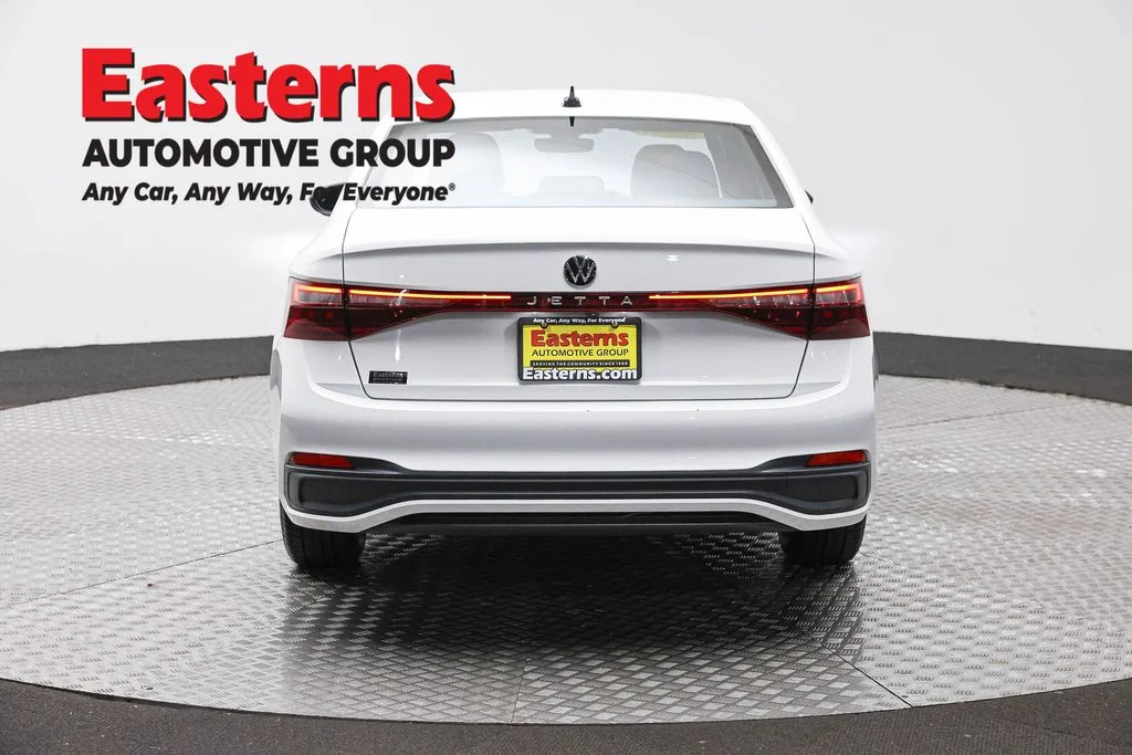 Used 2025 White Volkswagen 1.5T Sport image 6