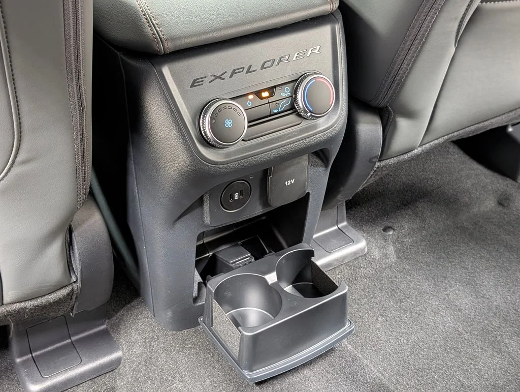 New 2026 Star White Metallic Tri-Coat Ford Active image 15