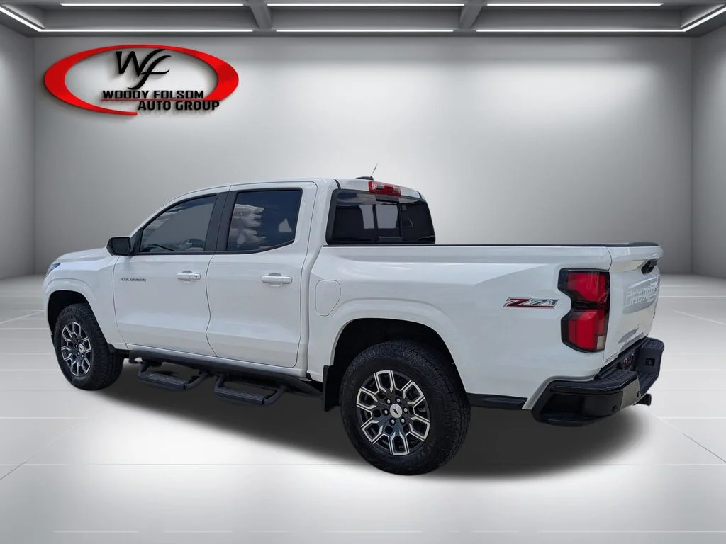 Used 2026 White Chevrolet Z71 image 6